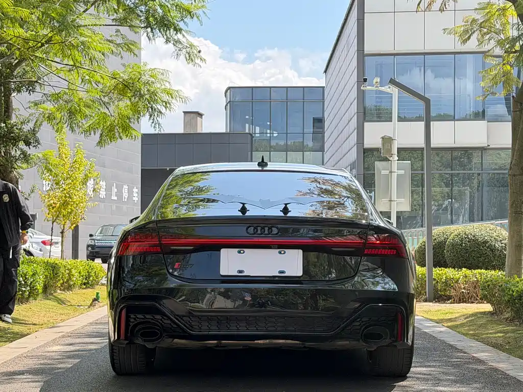 Audi A7 — фото 5
