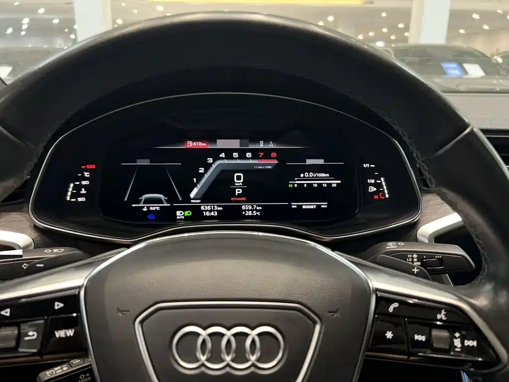 Audi A7L — фото 6