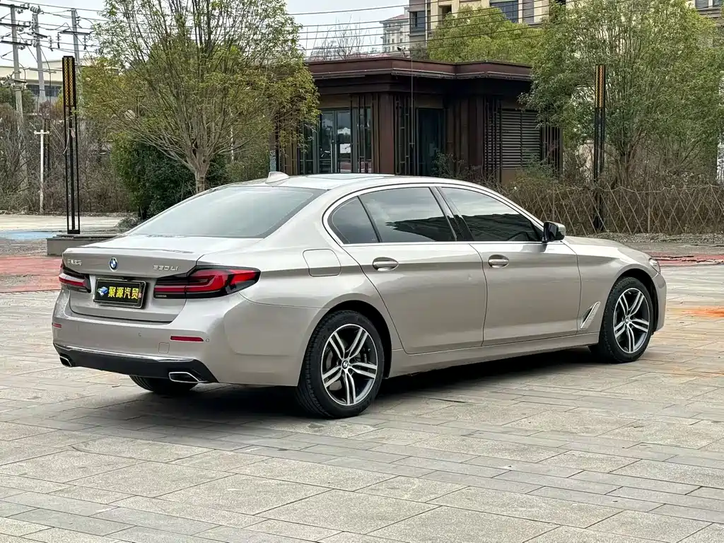 BMW 5 Series — фото 9