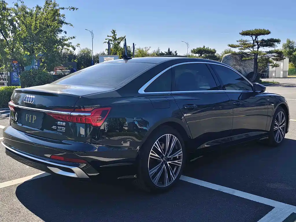 Audi A6L — фото 6