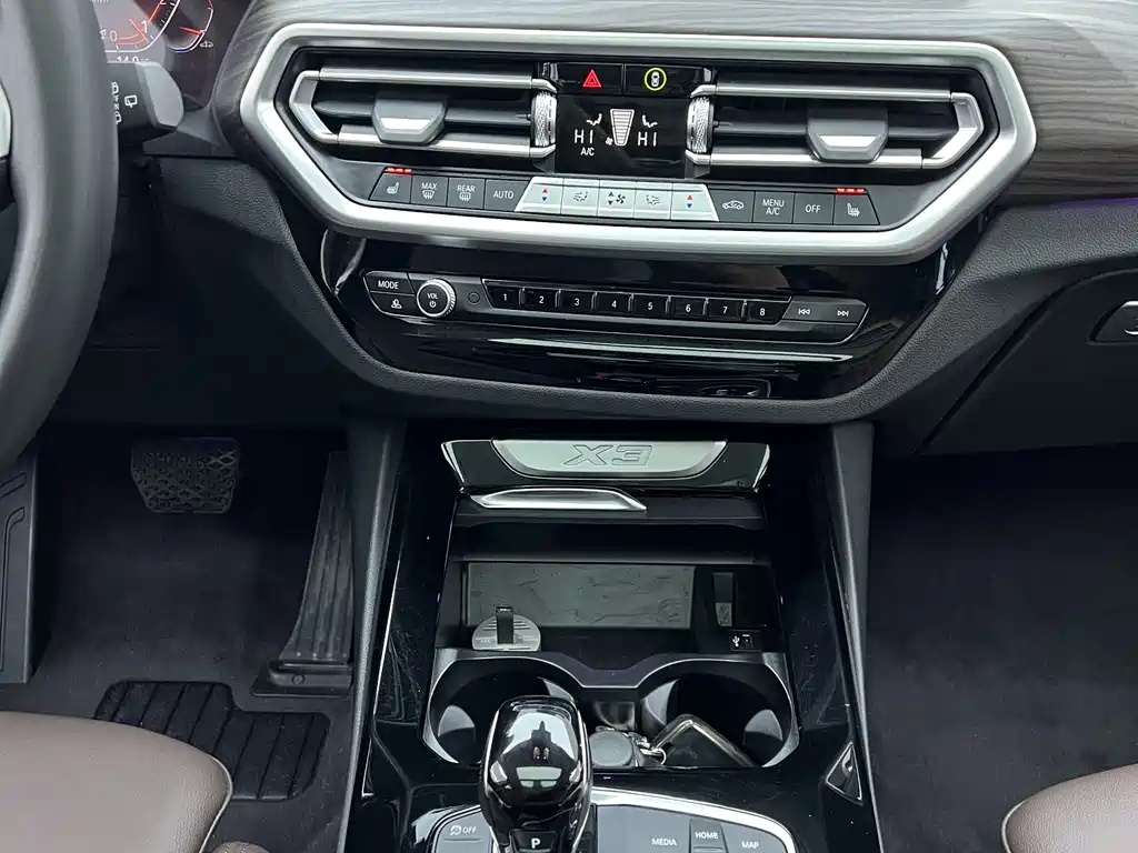 BMW X3 — фото 18