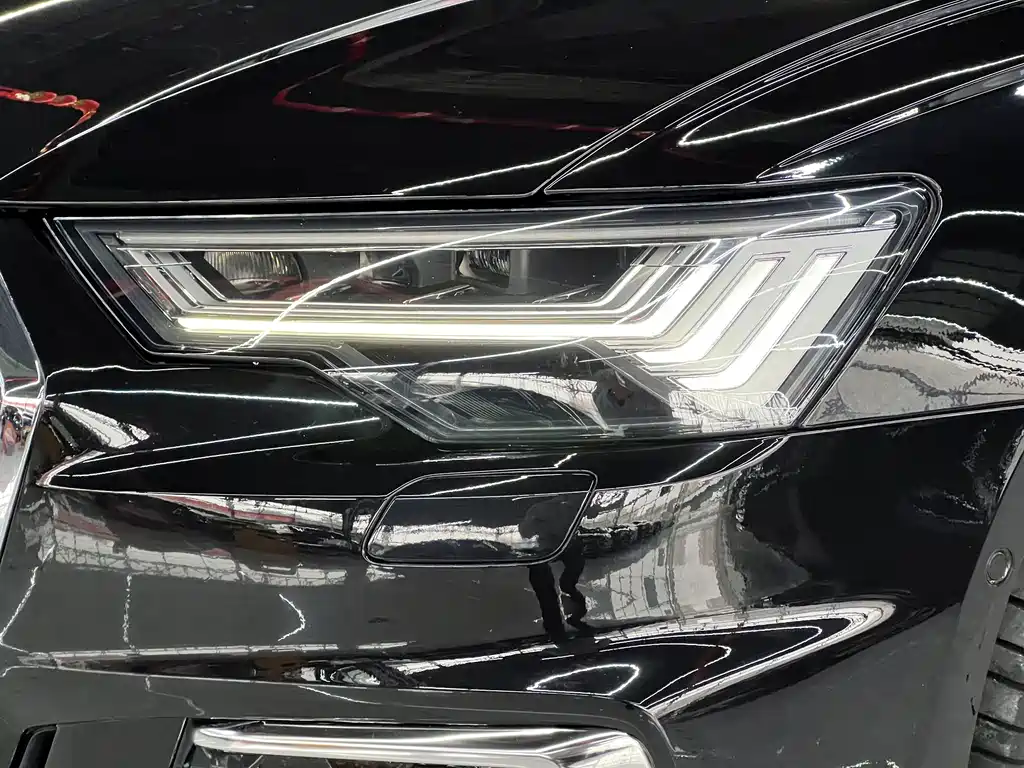 Audi A6L — фото 9