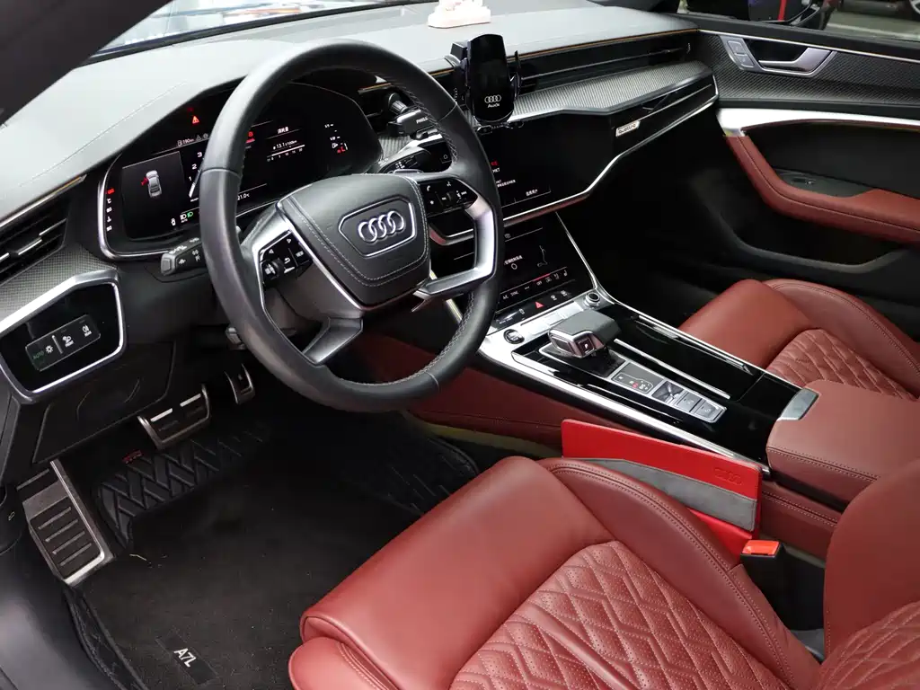Audi A7L — фото 9