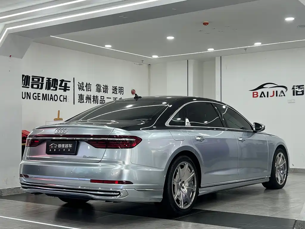 Audi A8 — фото 5