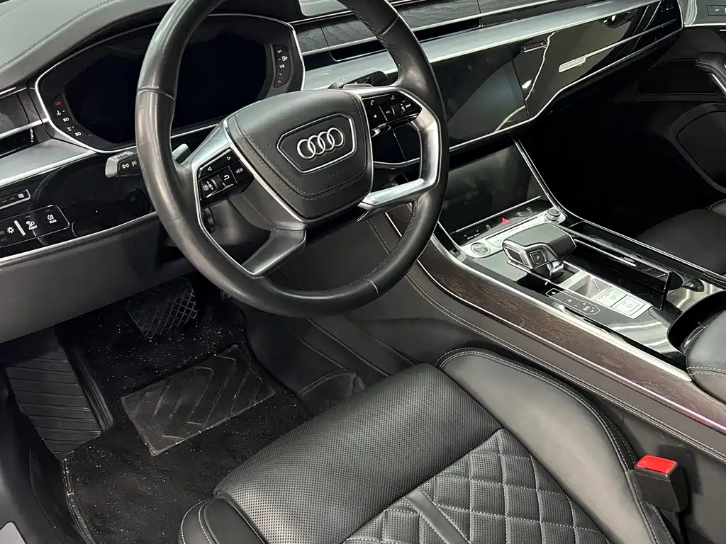Audi A8 — фото 9