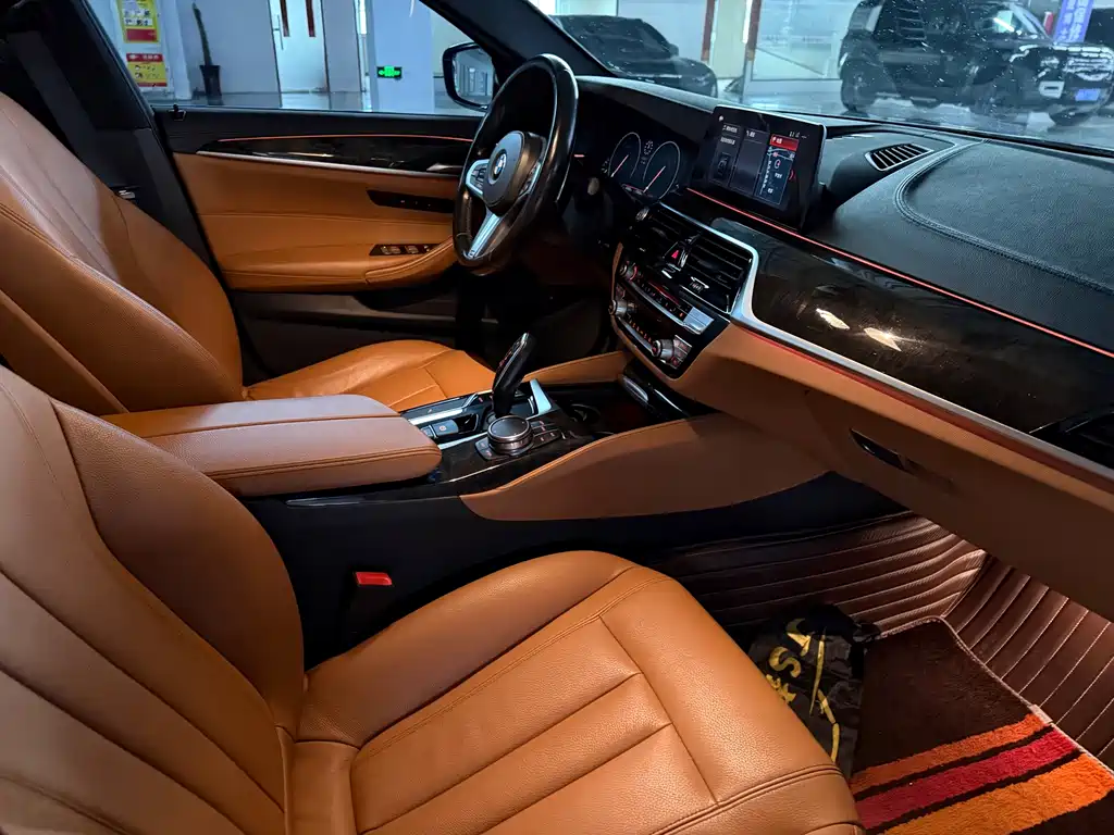 BMW 5 Series — фото 11