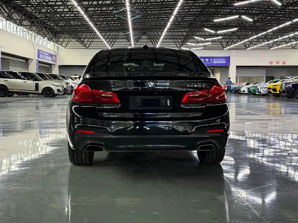 BMW 5 Series — фото 14