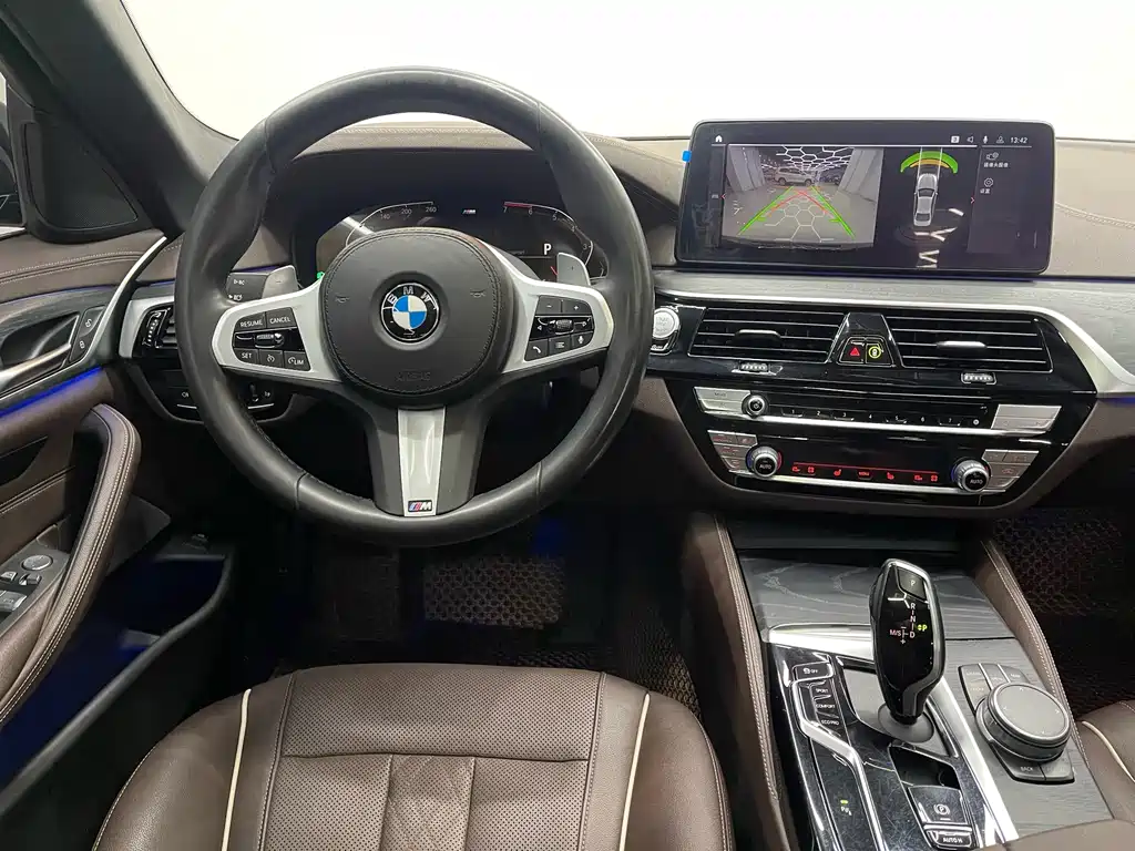 BMW 5 Series — фото 13