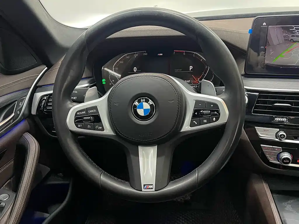 BMW 5 Series — фото 14