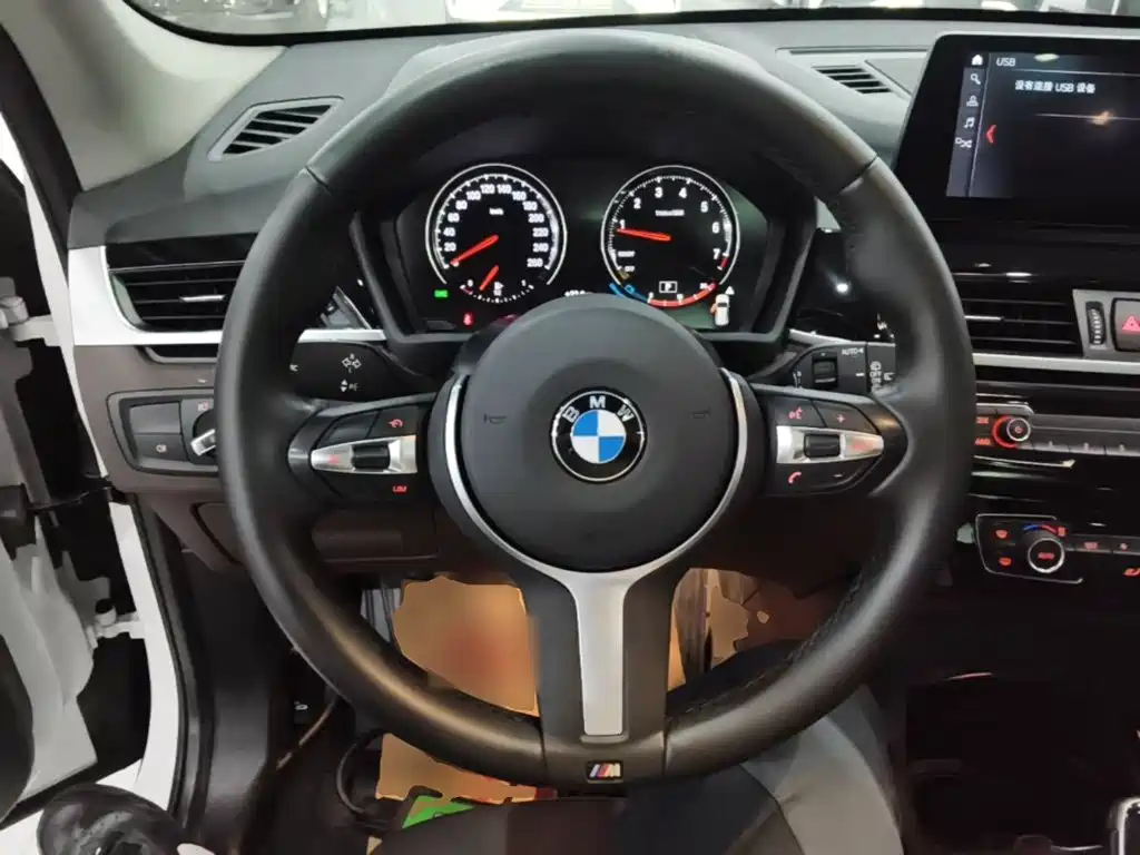 BMW X1 — фото 10