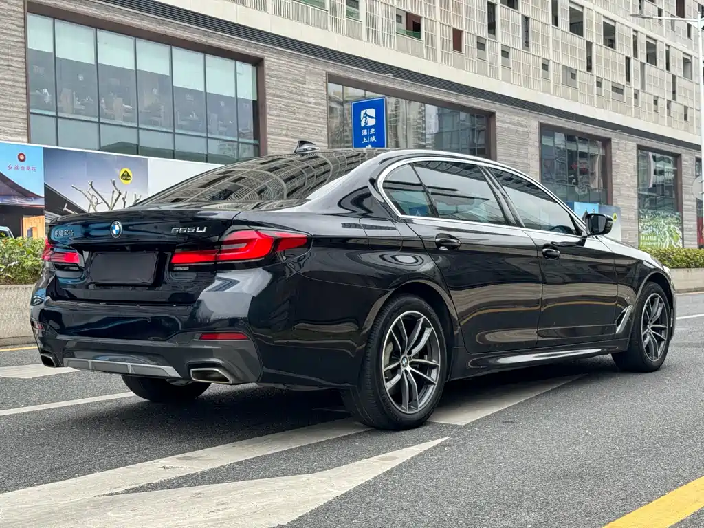 BMW 5 Series — фото 4