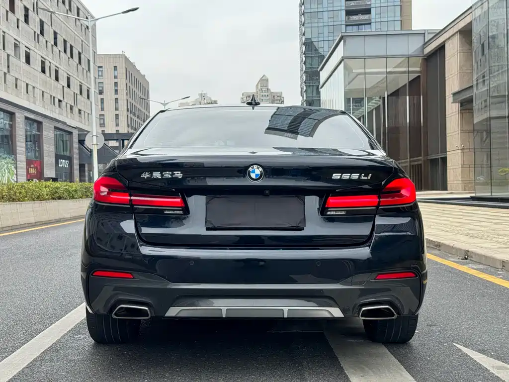 BMW 5 Series — фото 5