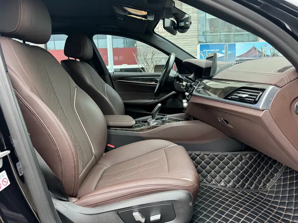 BMW 5 Series — фото 10