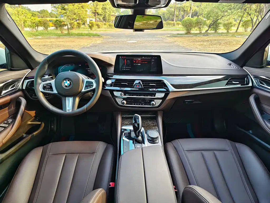 BMW 5 Series — фото 10