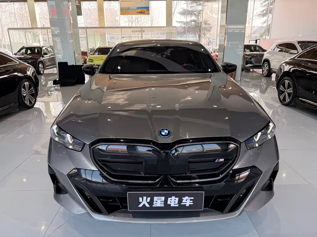 BMW i5 M60 — фото 2
