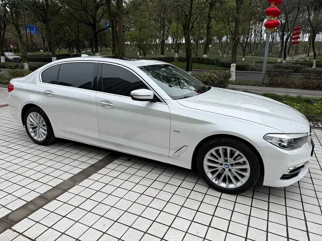 BMW 5 Series — фото 3