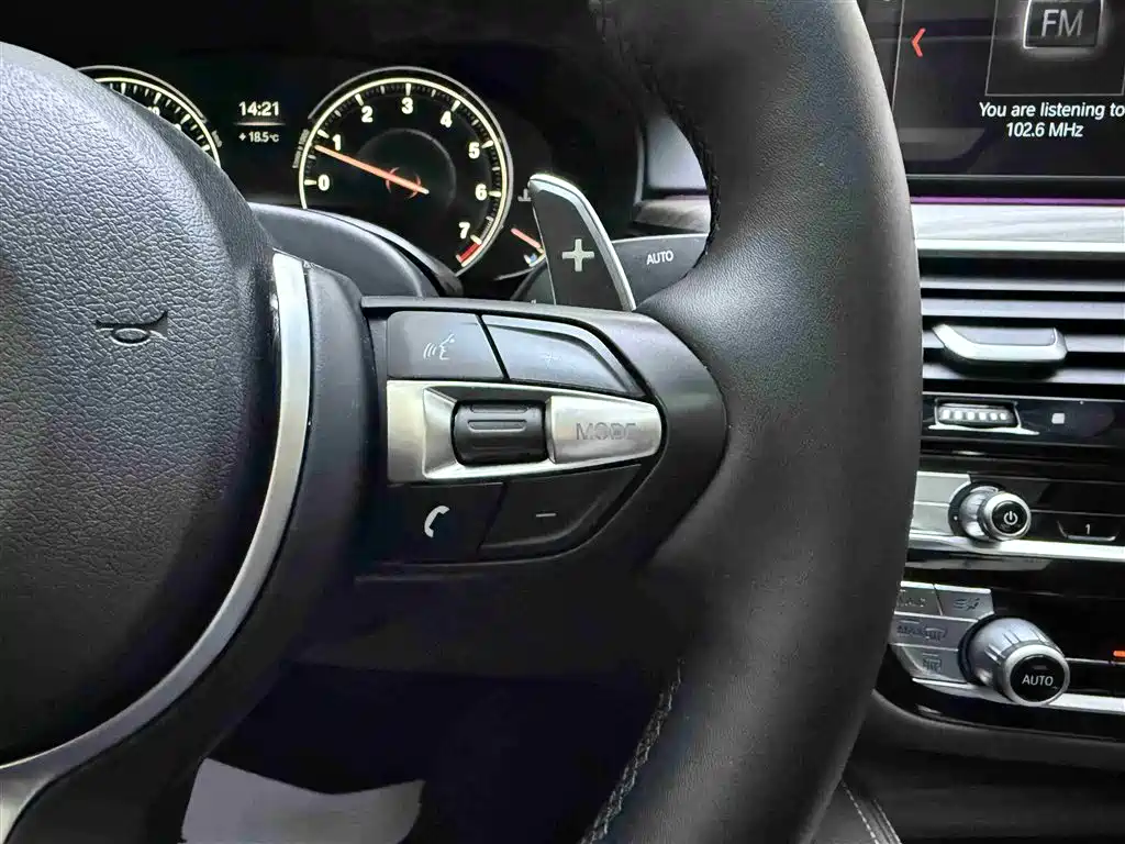 BMW 5 Series — фото 15