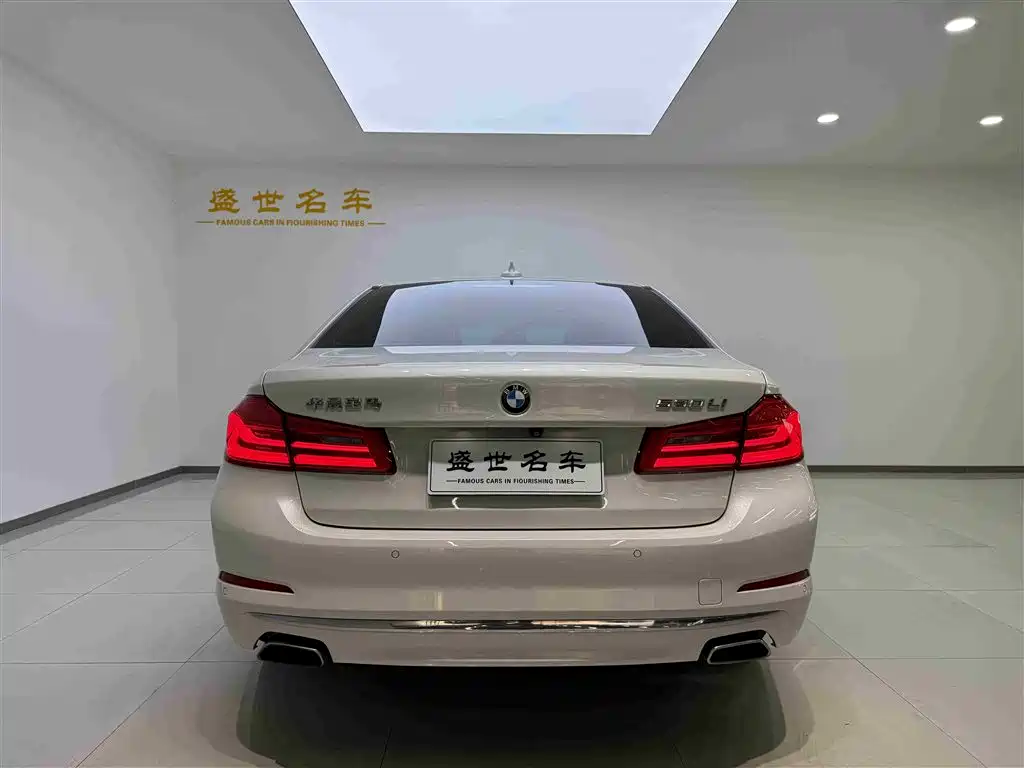BMW 5 Series — фото 19