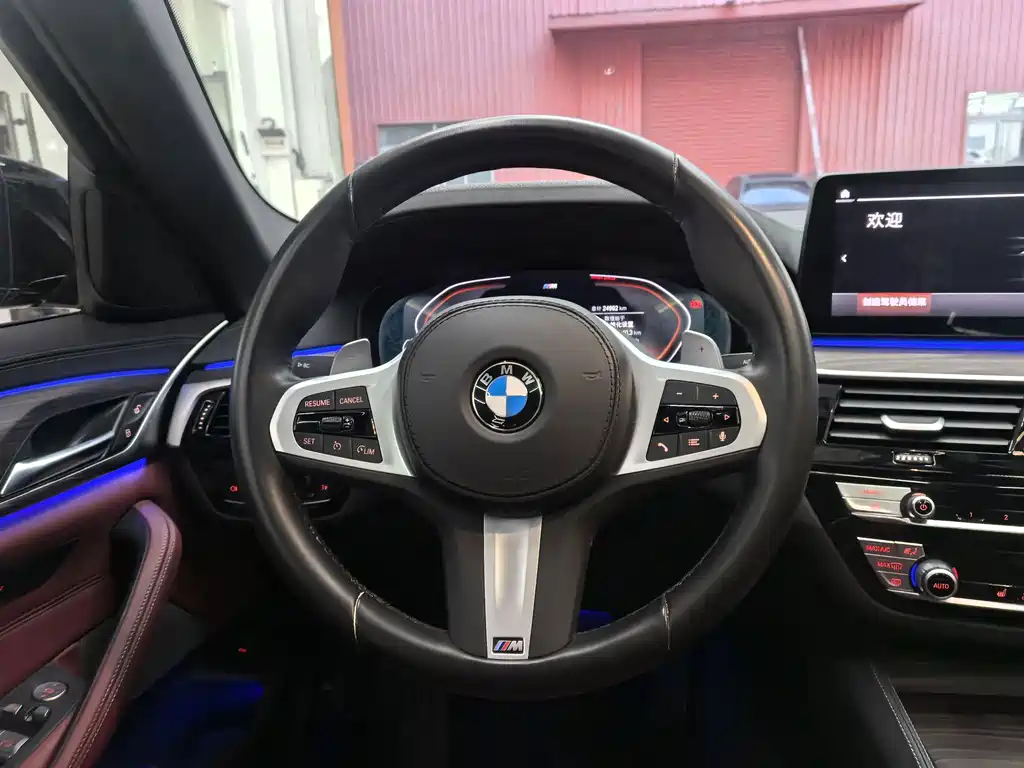 BMW 5 Series — фото 13