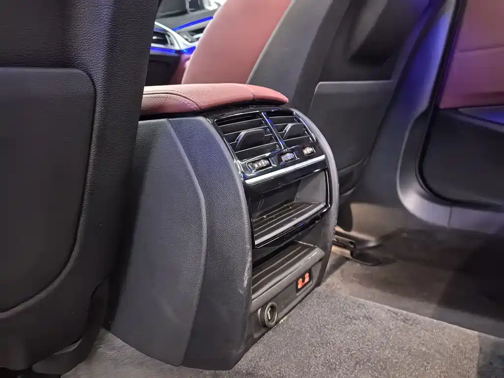 BMW 5 Series — фото 10