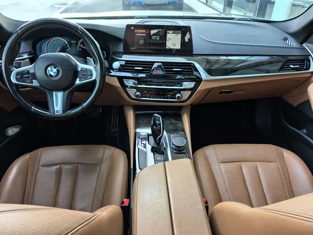 BMW 5 Series — фото 11