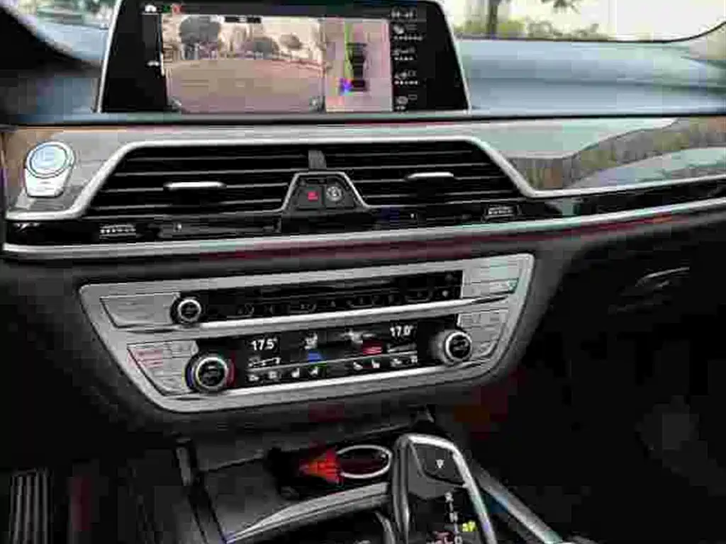 BMW 7 Series — фото 7