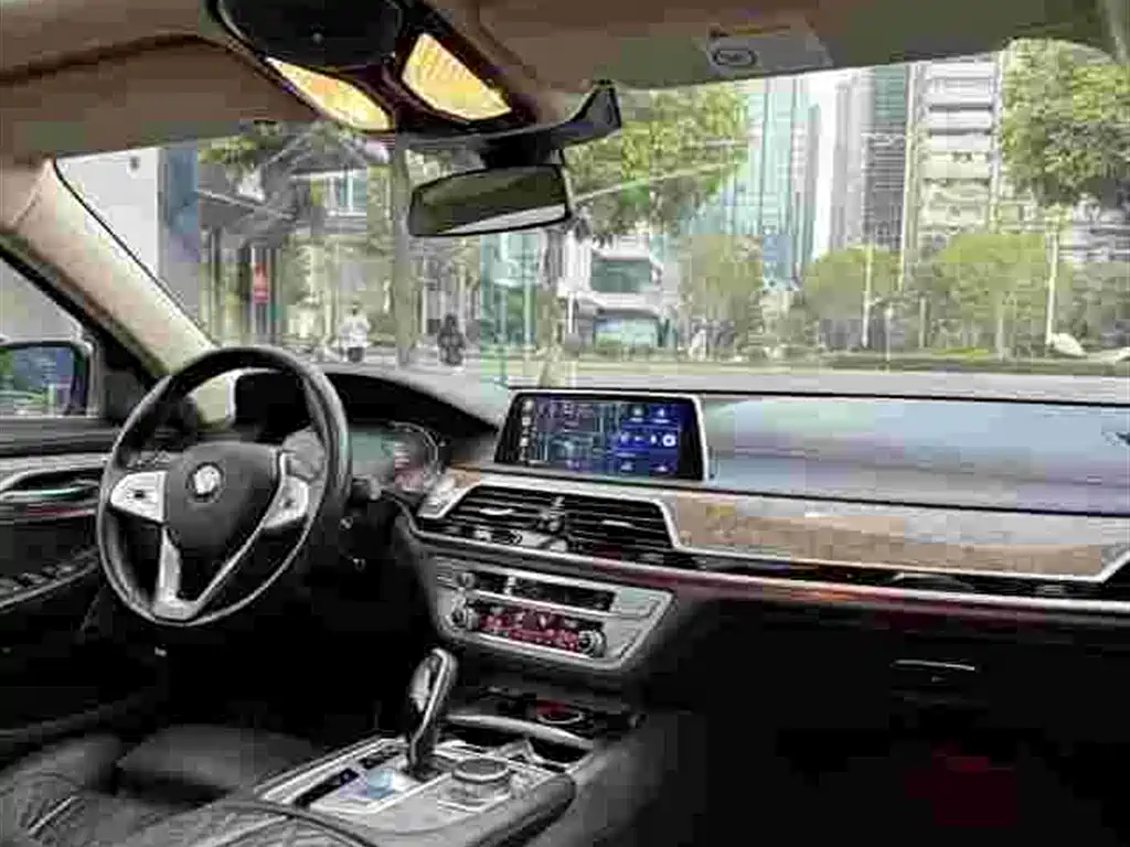 BMW 7 Series — фото 8