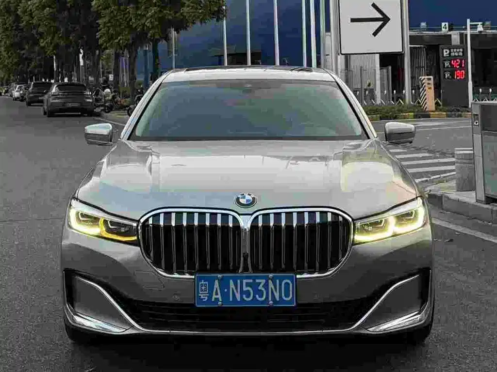 BMW 7 Series — фото 2