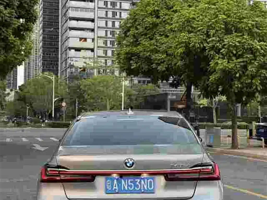 BMW 7 Series — фото 4