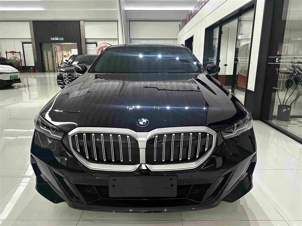 BMW 5 Series — фото 2