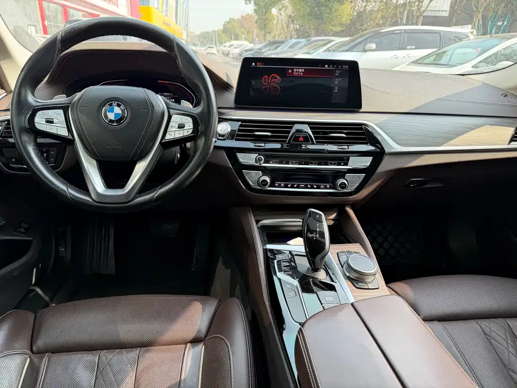 BMW 5 Series — фото 4
