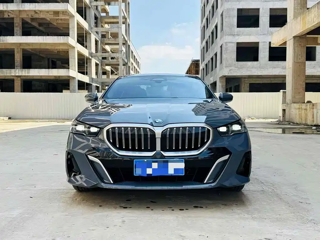 BMW 5 Series — фото 2