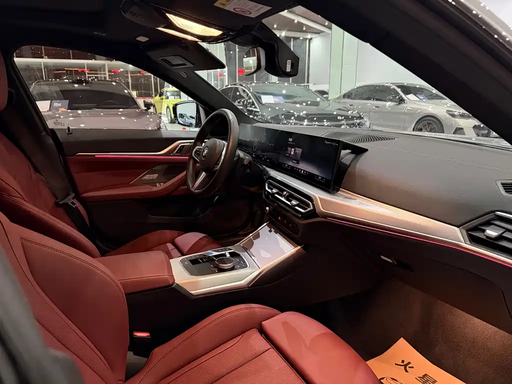 BMW i4 — фото 11