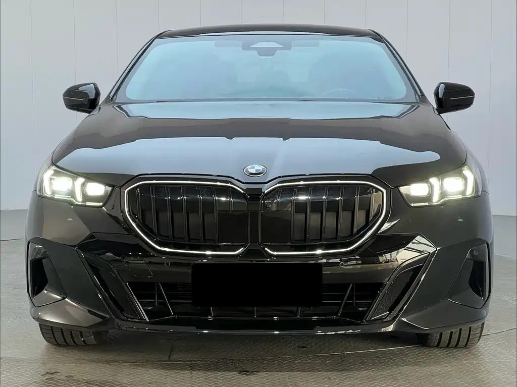 BMW 5 Series — фото 2