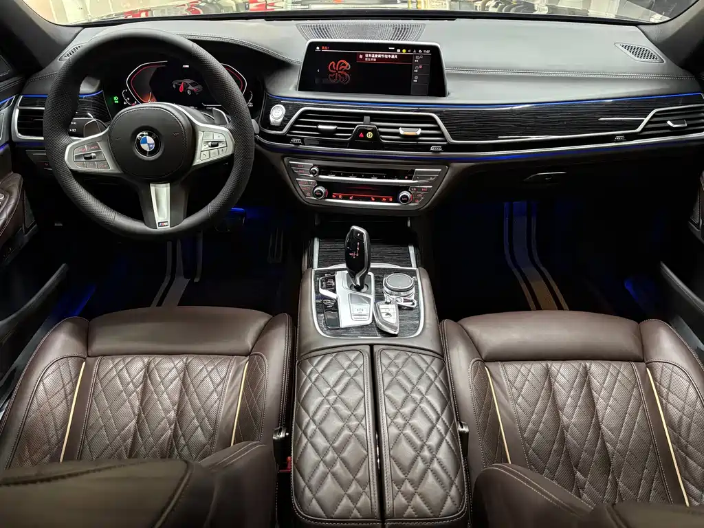 BMW 7 Series — фото 14