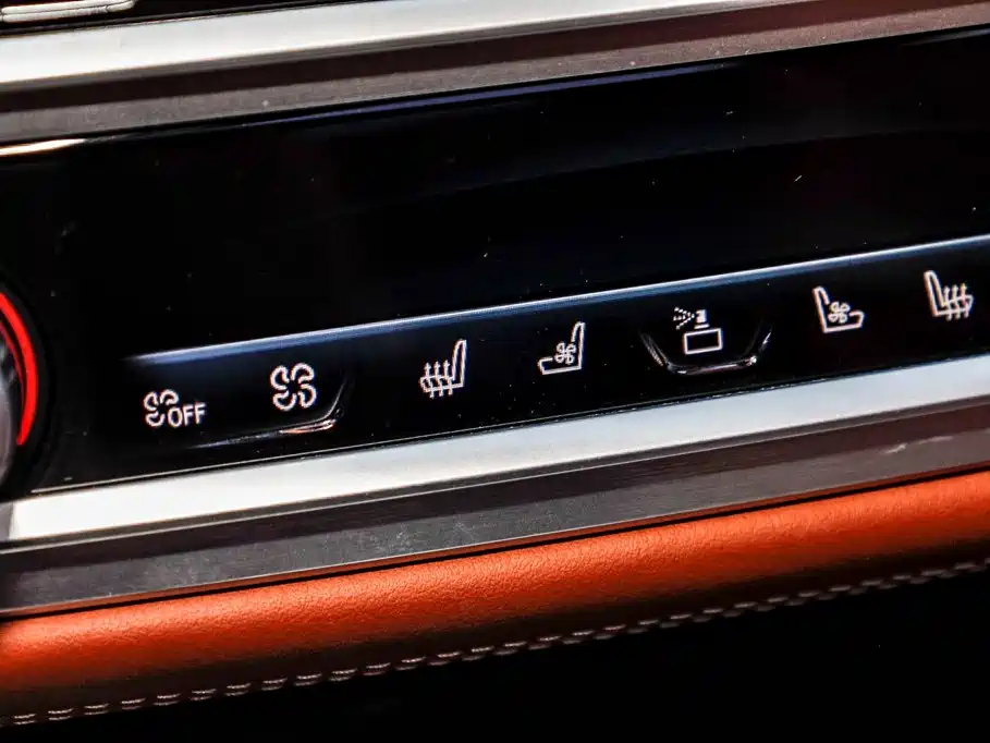 BMW 7 Series — фото 23