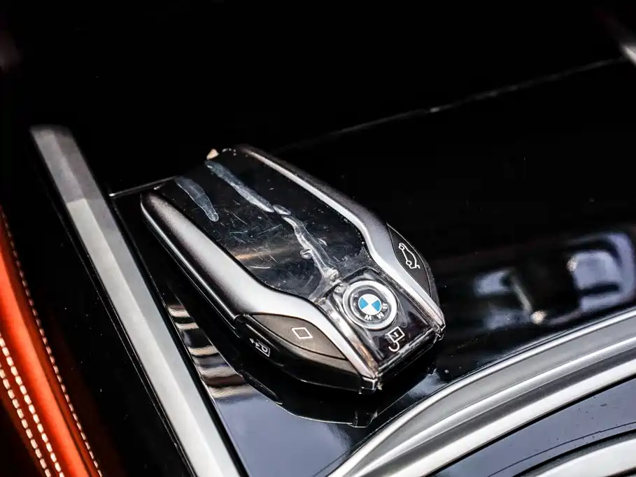 BMW 7 Series — фото 24