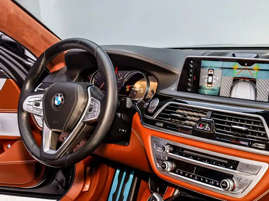 BMW 7 Series — фото 31