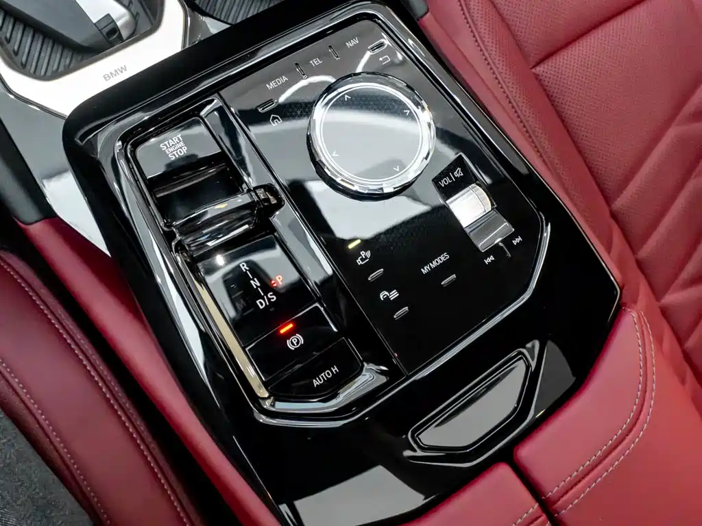 BMW 5 Series — фото 20