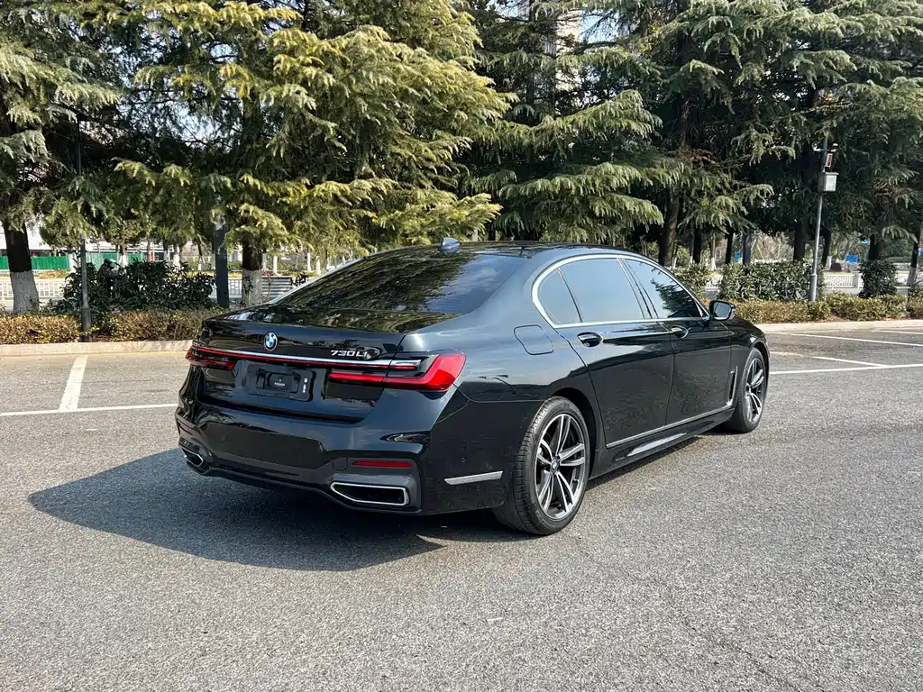 BMW 7 Series — фото 4