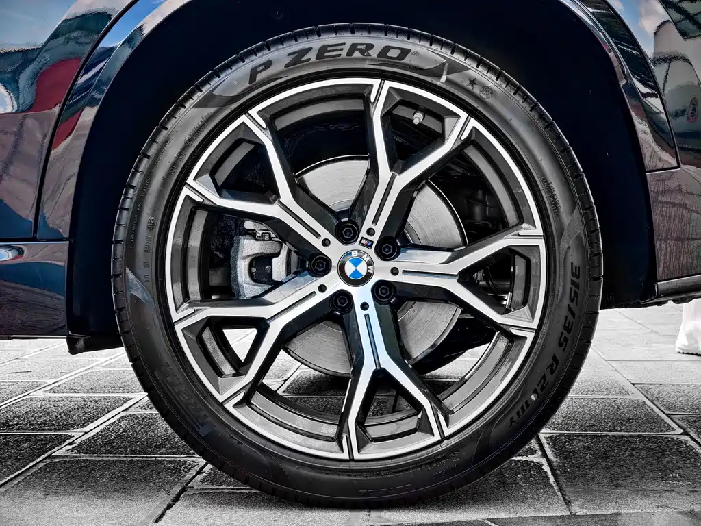 BMW X5 — фото 8