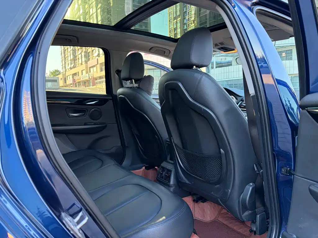 BMW 2 Series Active Tourer — фото 5