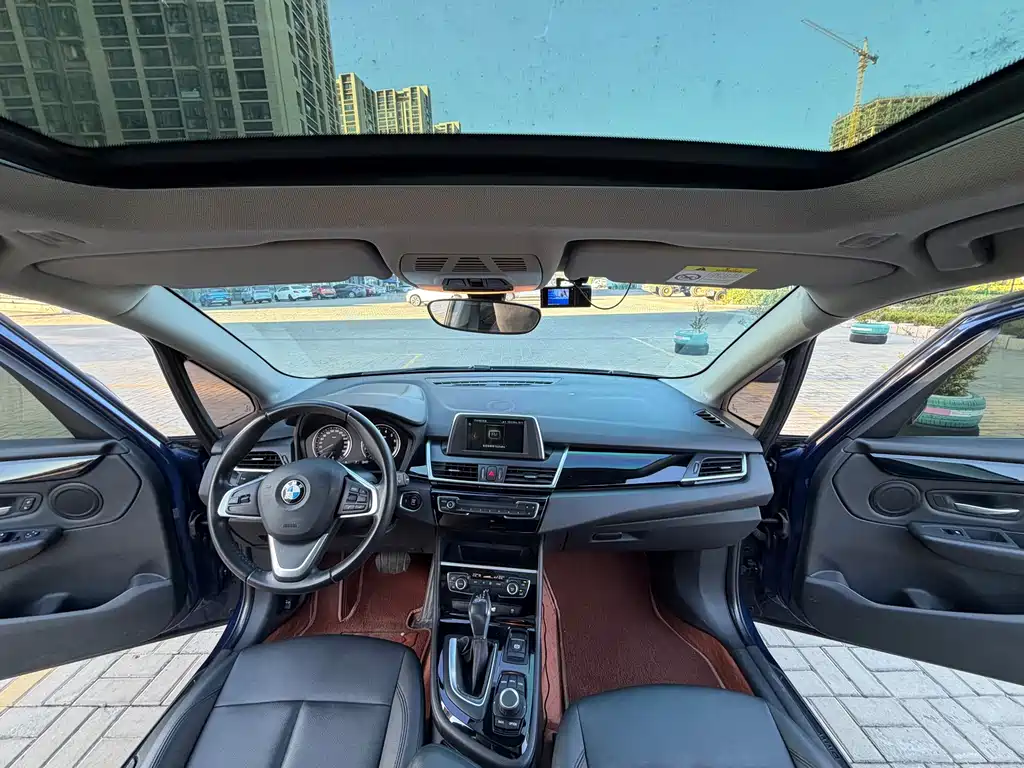 BMW 2 Series Active Tourer — фото 6