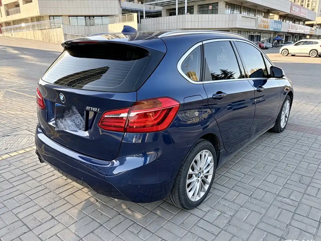 BMW 2 Series Active Tourer — фото 8