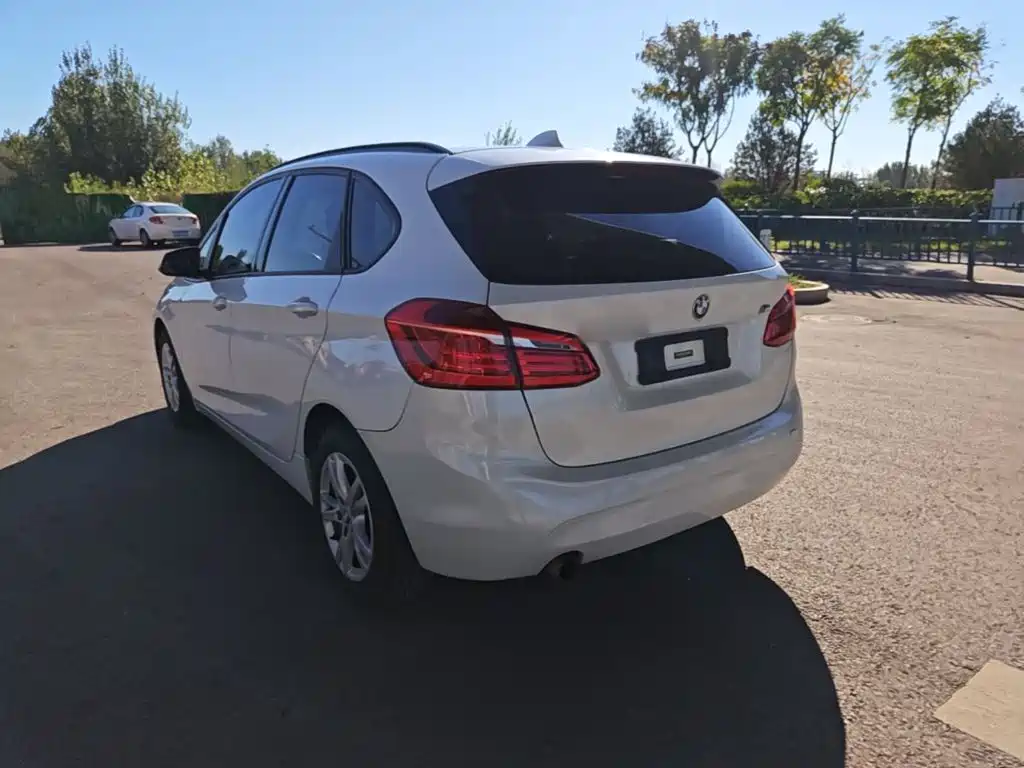 BMW 2 Series Active Tourer — фото 4