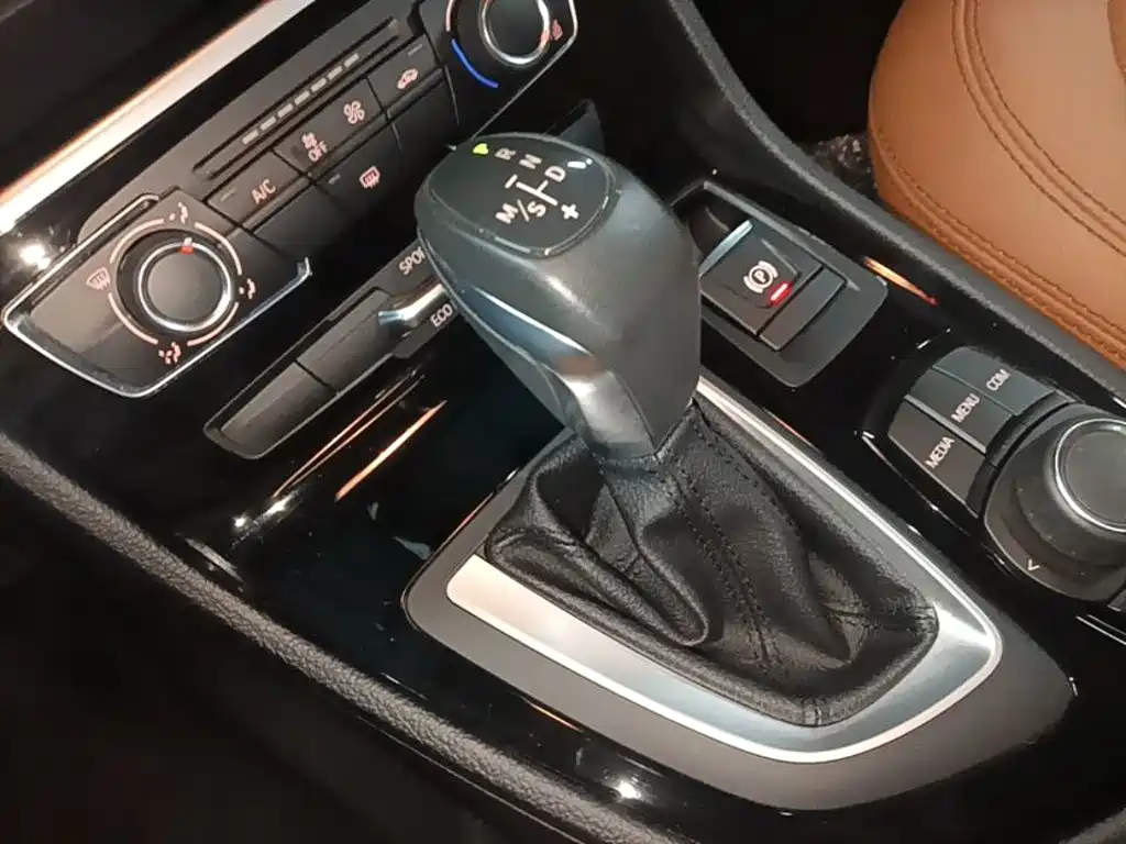 BMW 2 Series Active Tourer — фото 13