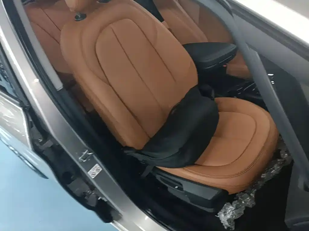 BMW 2 Series Active Tourer — фото 24