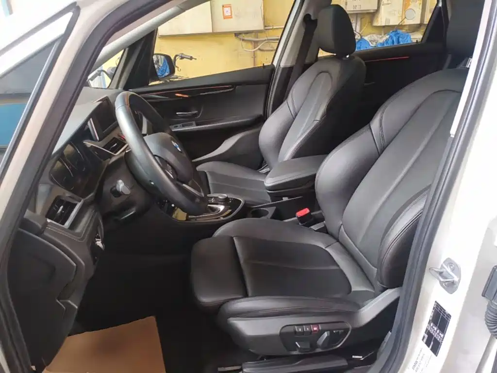BMW 2 Series Active Tourer — фото 14