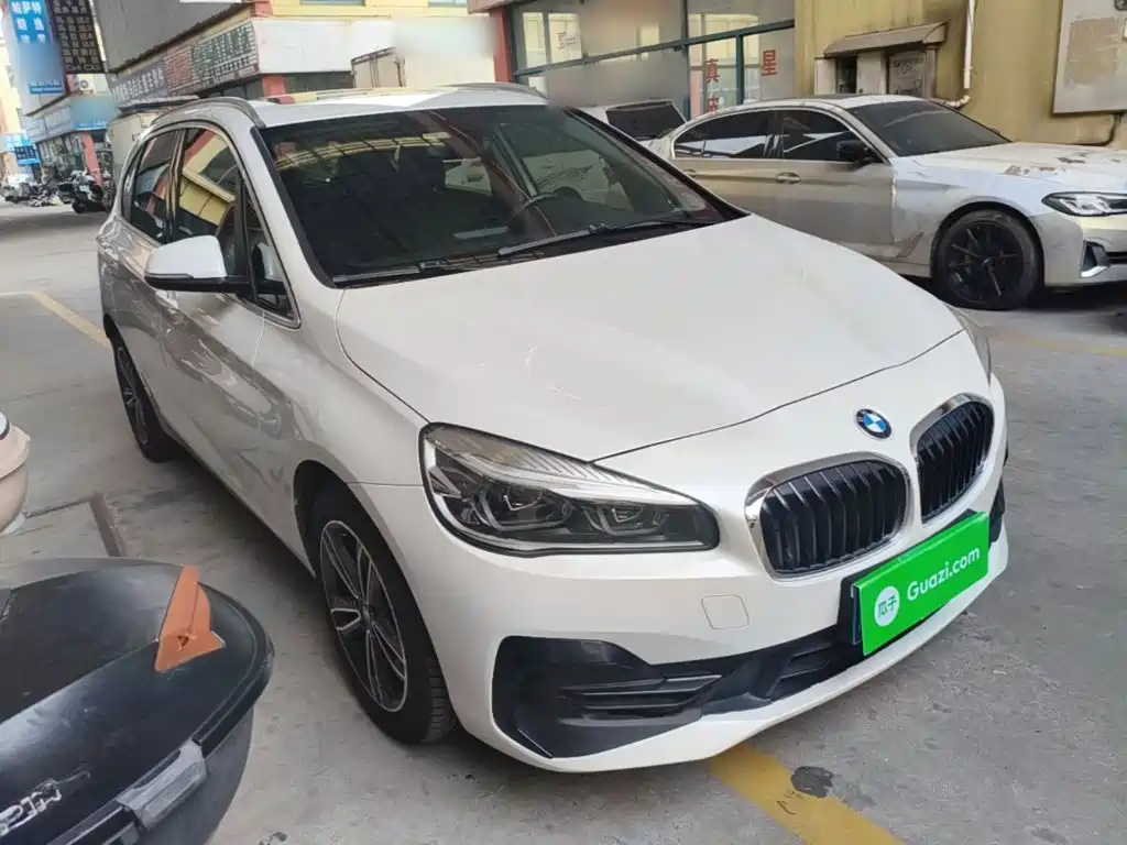 BMW 2 Series Active Tourer — фото 3