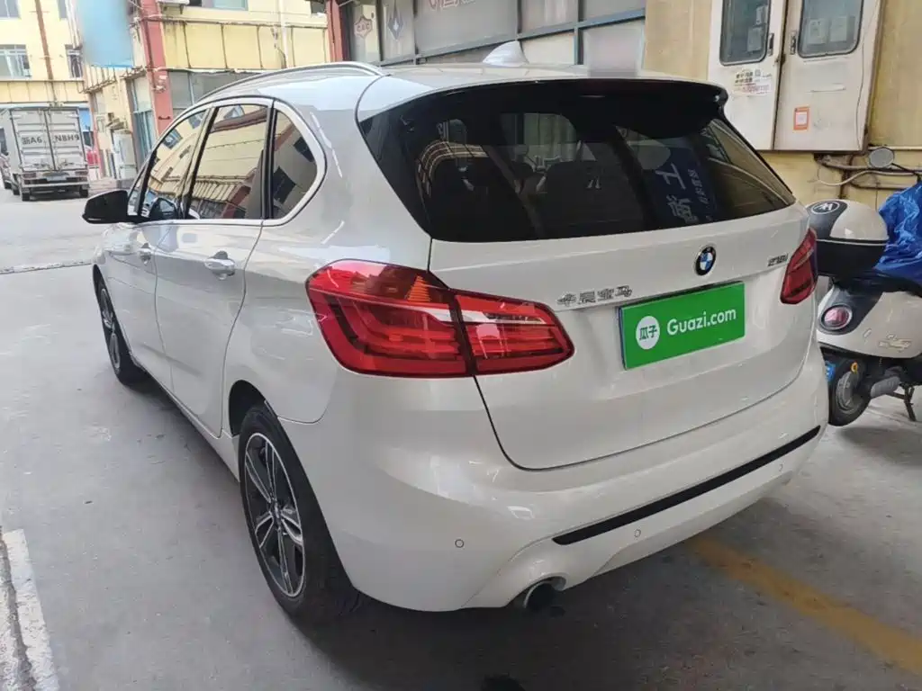 BMW 2 Series Active Tourer — фото 4
